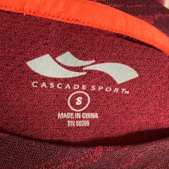 Long sleeved athletic top - Picture 3 of 3